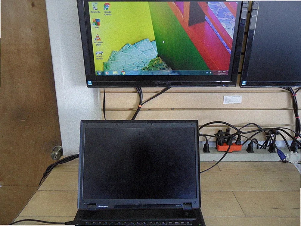 Lenovo SL500 Laptop 4 Parts Nothing On Screen Works External * READ *